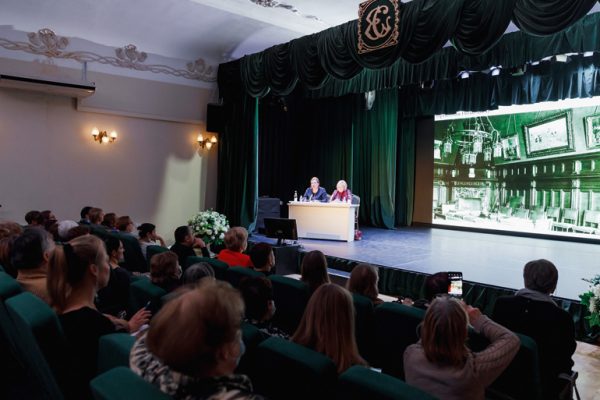 В рамках проекта «Посольство Архитектуры» состоялась лекция о возрождении Александровского дворца