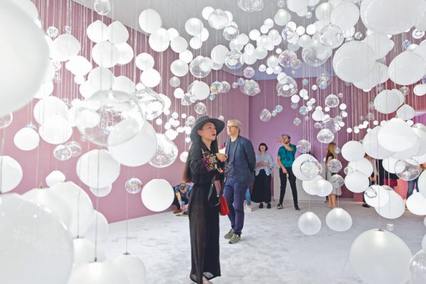 Объемные картины: арт-инсталляции в интерьере