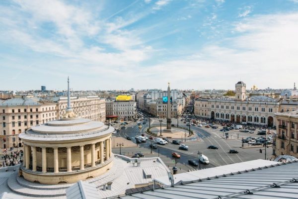 ТК «Невский центр» приглашает встретить лето на крыше