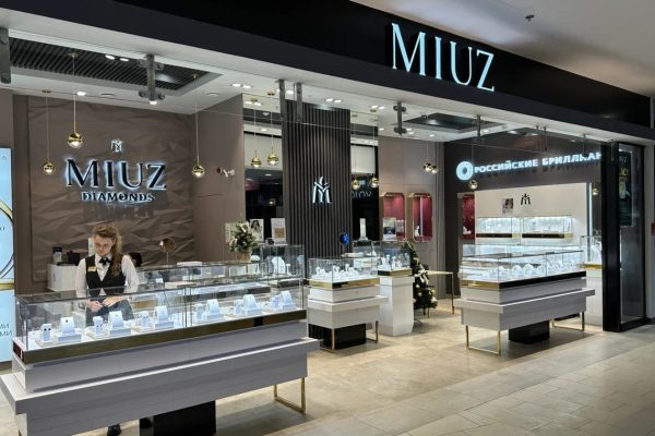 Обновленный магазин MIUZ Diamonds открылся в ТК «Невский Центр»